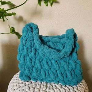 CROCHET CHUNKY SHOULDER BAG
